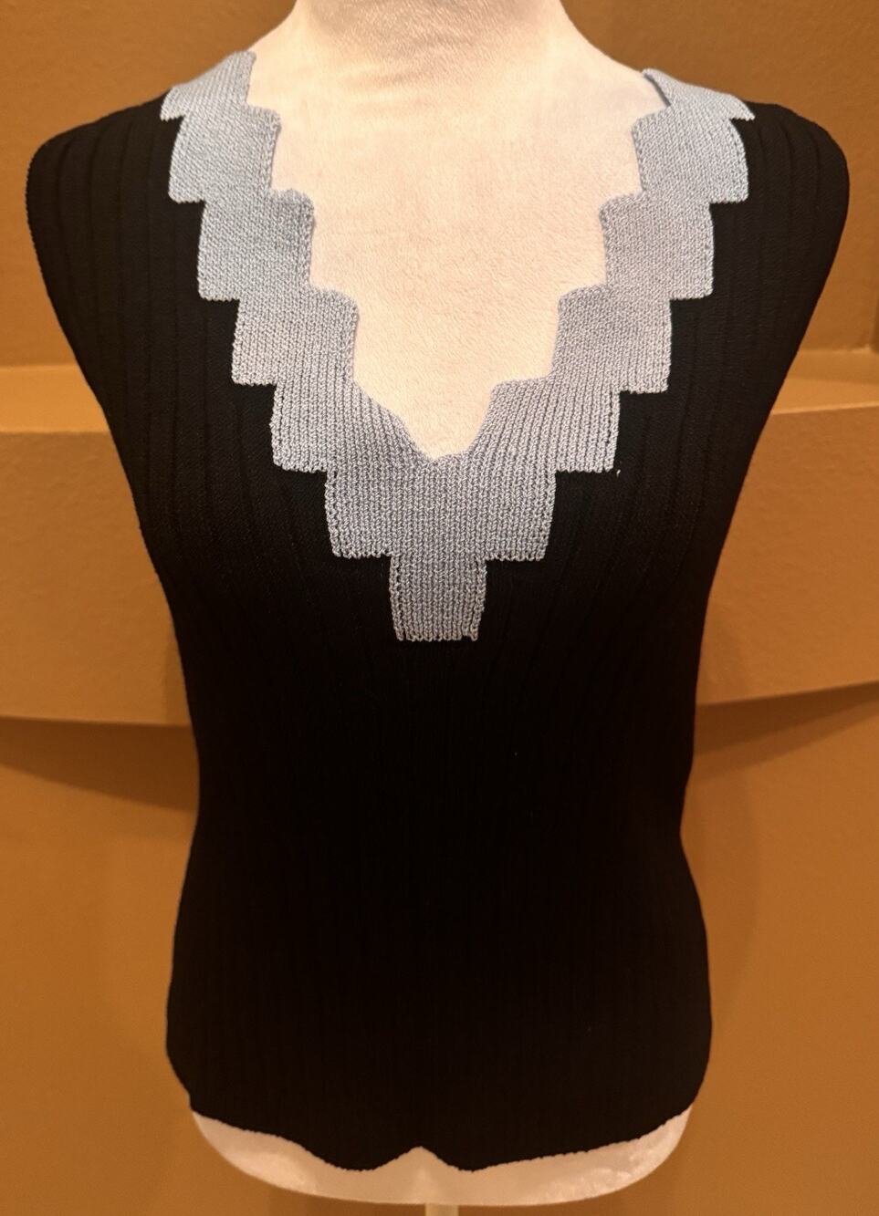 St. John Sport V Neck Knit Tank Black/Blue Wool Blend Size P